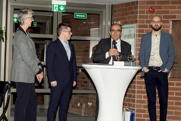 Podiumsteilnehmer bei der Eröffnung der Ausstellung „Systemerkrankung. Arzt und Patient im Nationalsozialismus“ in der KVBW